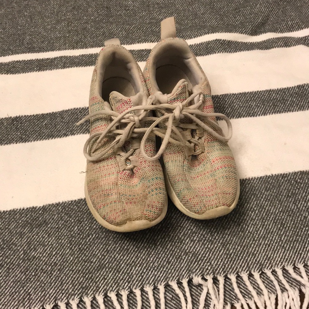 NIKE TENNIS SHOES‼️
